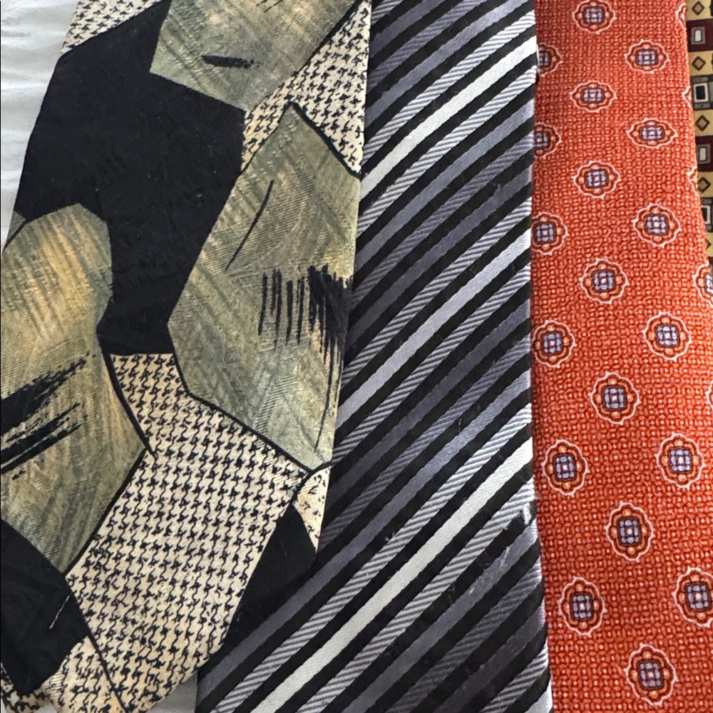 Assorted Patterned Ties Set Lot 7 - image 4